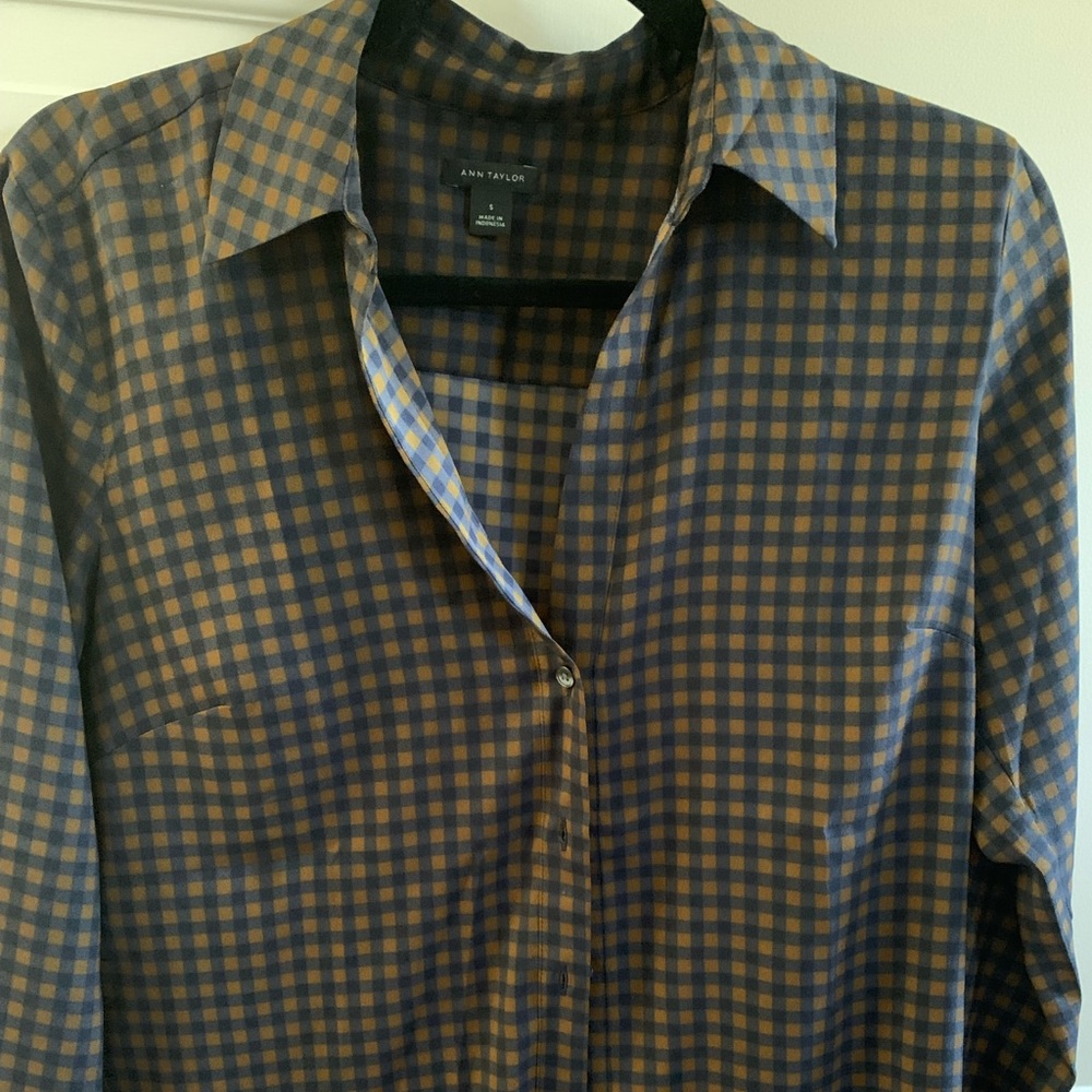Ann Taylor Checkered button down blouse